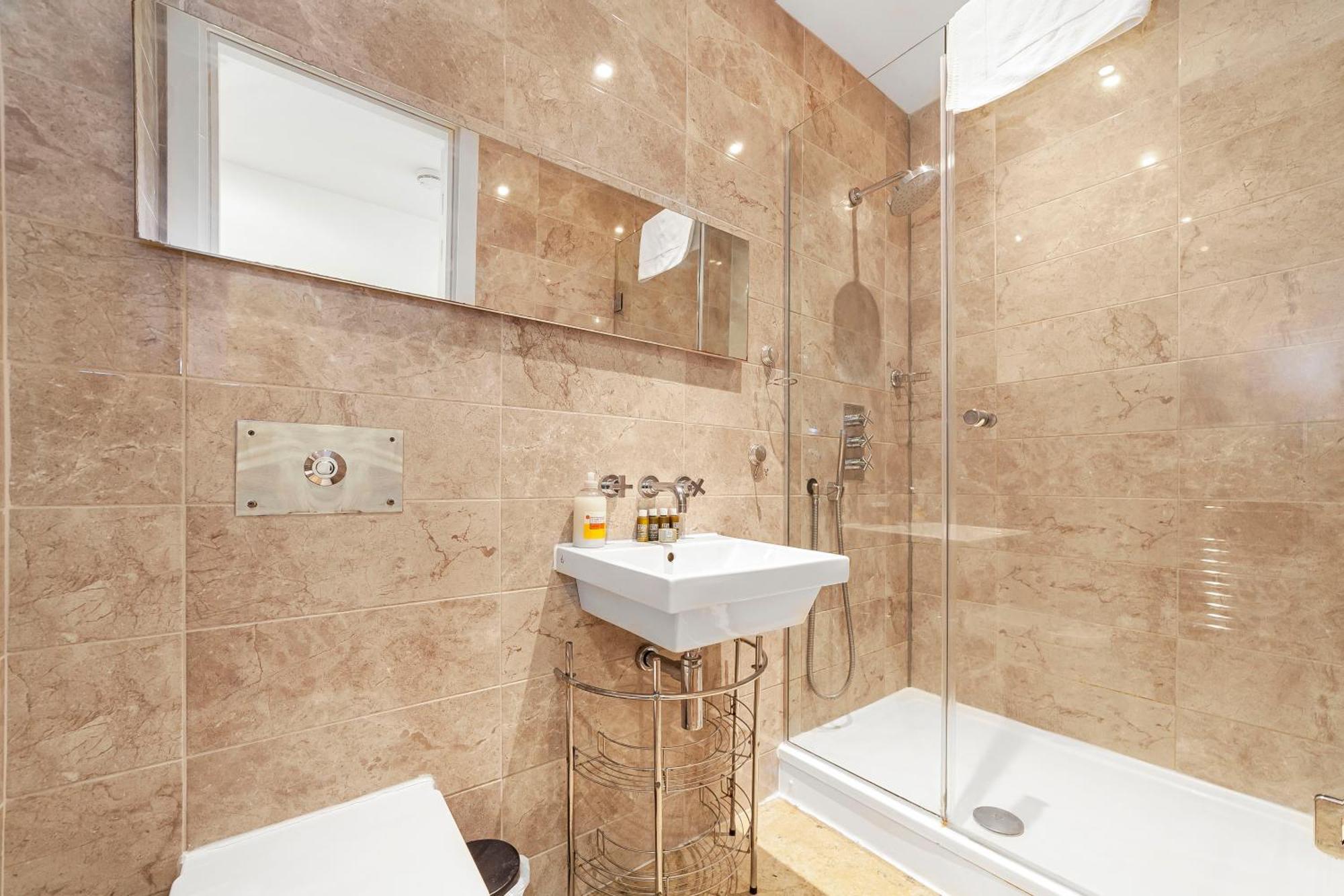Deluxe Holborn Two Bedroom Apartment Londra Exterior foto